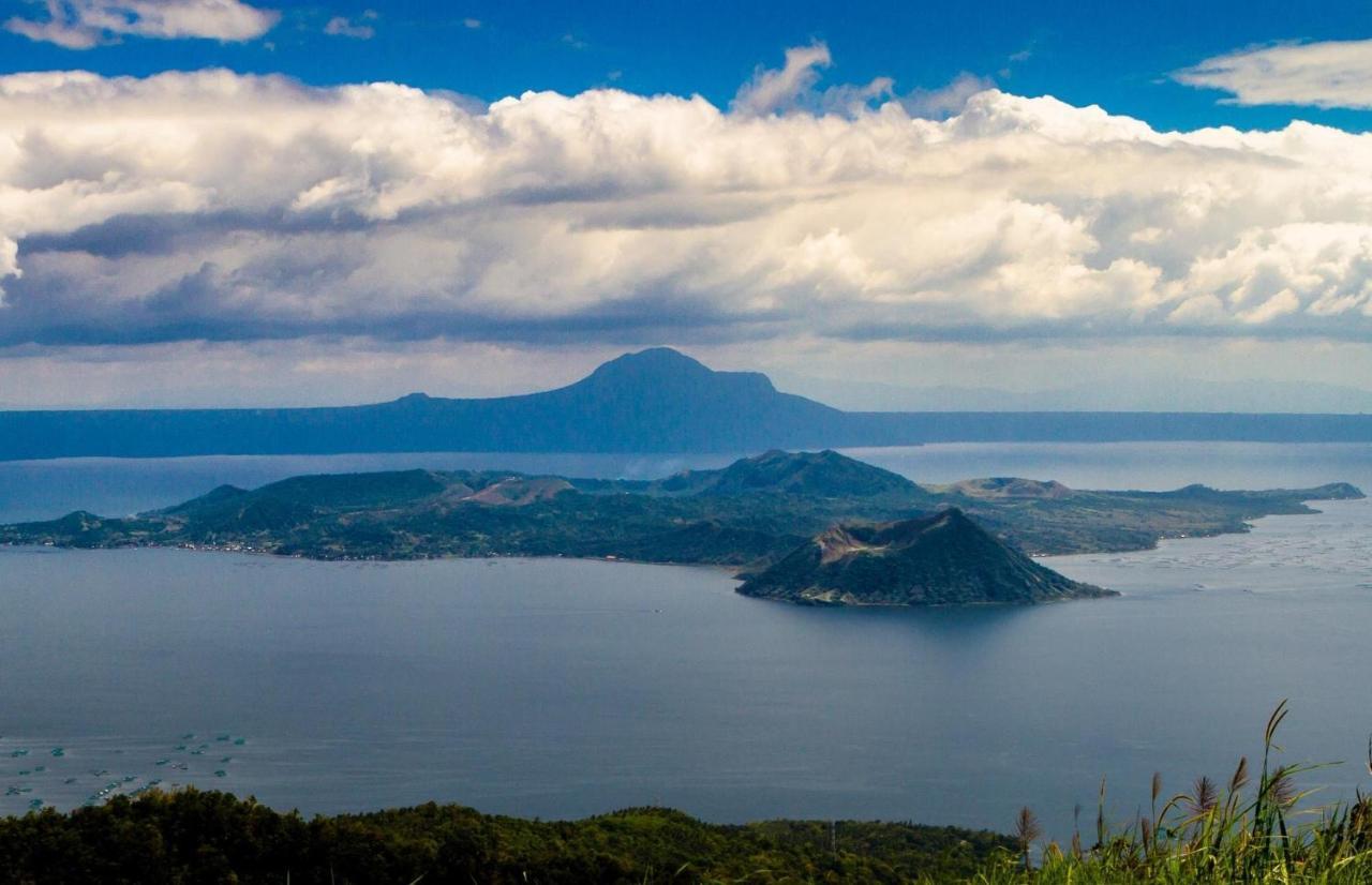 Cityland Tagaytay Taal Lake View City View Free Pool Parking Studios With Balcony Are City View Tagaytay City Buitenkant foto