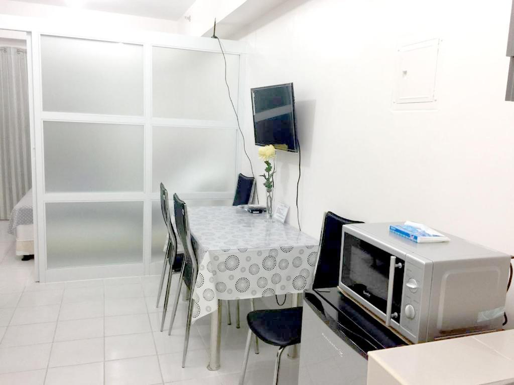 Cityland Tagaytay Taal Lake View City View Free Pool Parking Studios With Balcony Are City View Tagaytay City Buitenkant foto