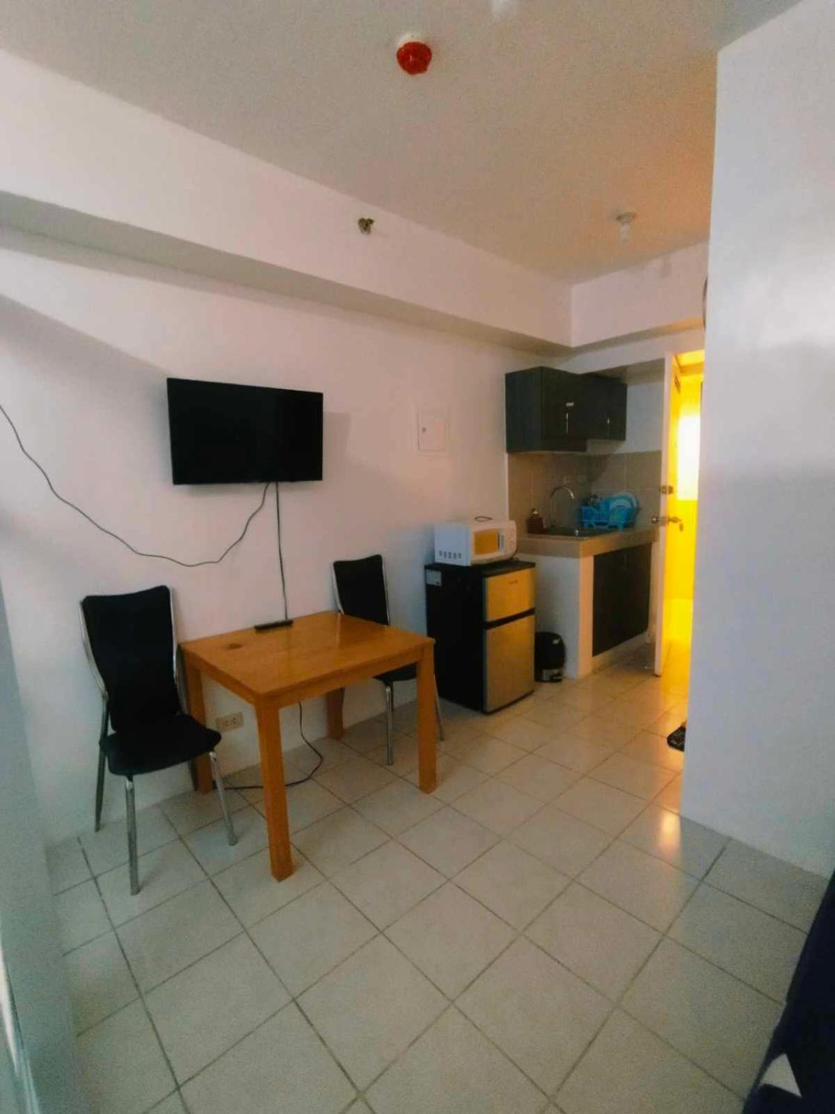 Cityland Tagaytay Taal Lake View City View Free Pool Parking Studios With Balcony Are City View Tagaytay City Buitenkant foto