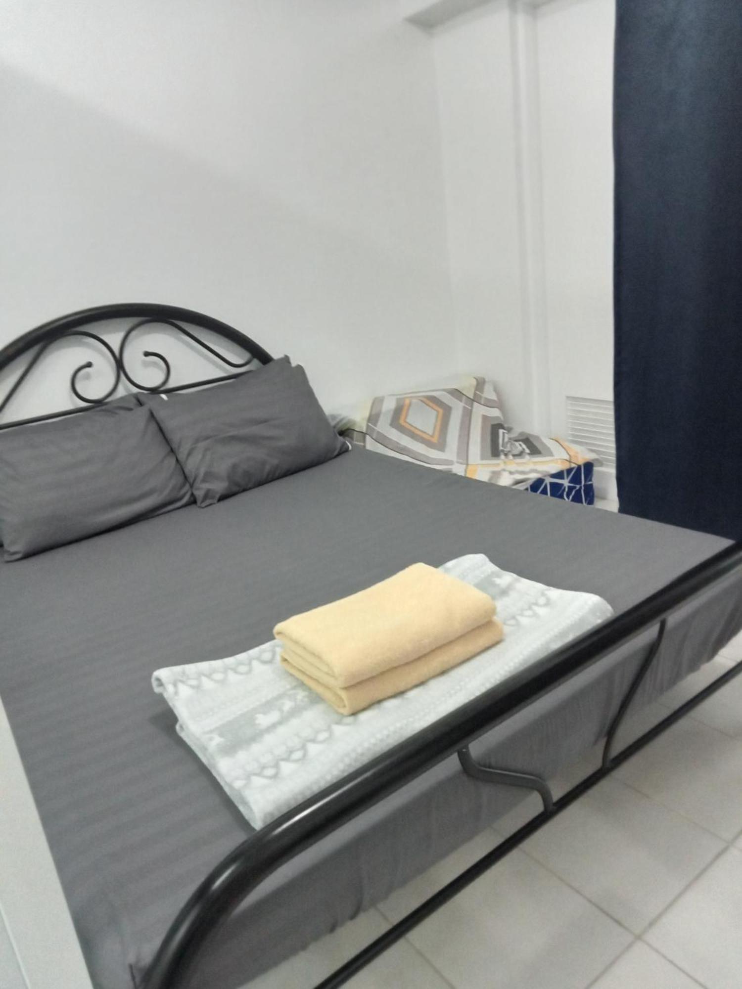 Cityland Tagaytay Taal Lake View City View Free Pool Parking Studios With Balcony Are City View Tagaytay City Kamer foto