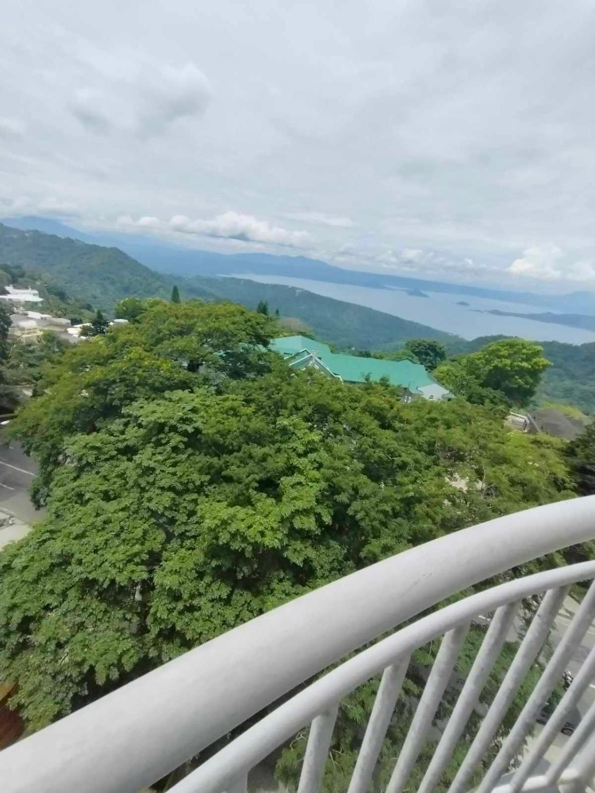 Cityland Tagaytay Taal Lake View City View Free Pool Parking Studios With Balcony Are City View Tagaytay City Buitenkant foto