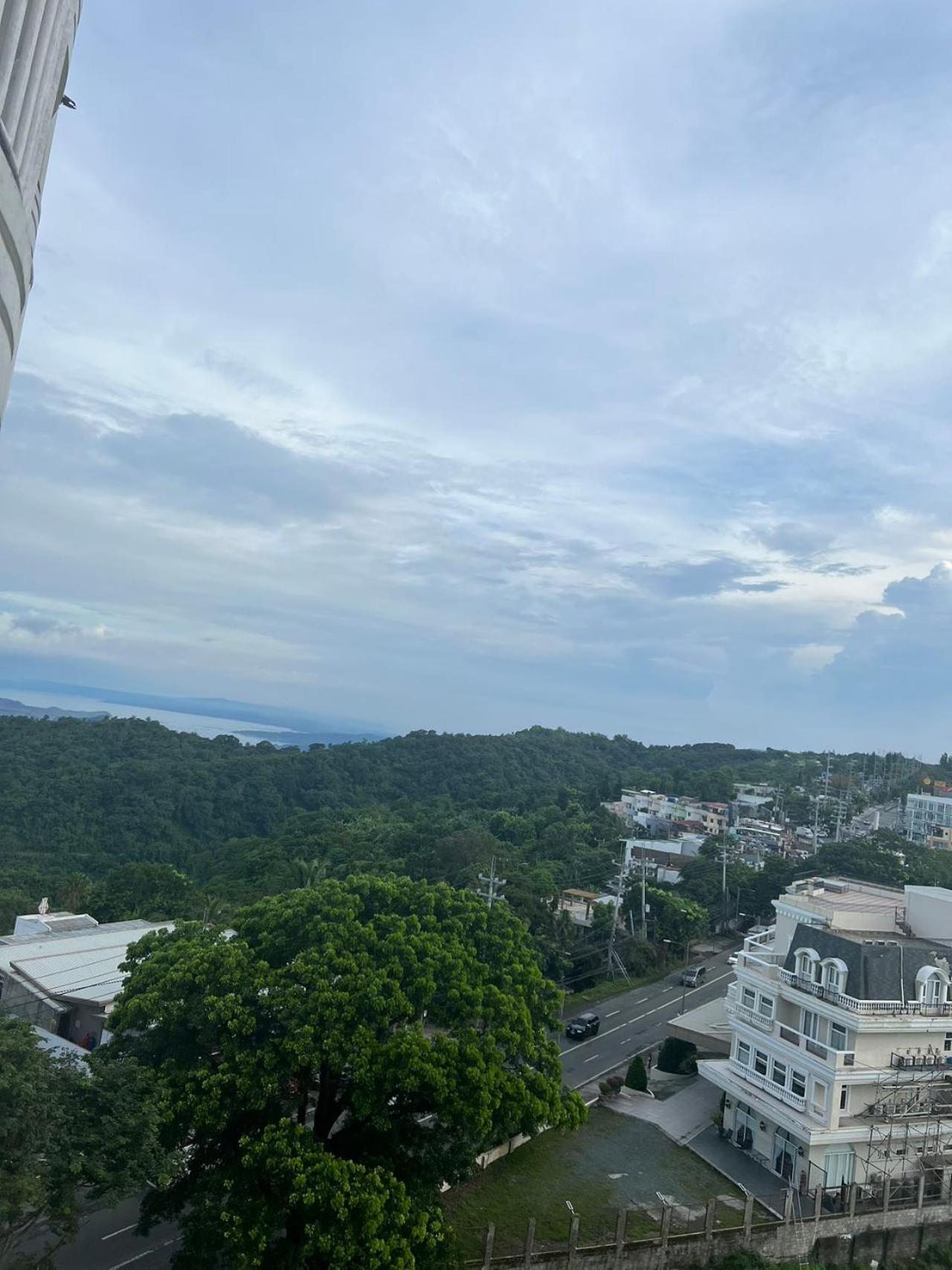 Cityland Tagaytay Taal Lake View City View Free Pool Parking Studios With Balcony Are City View Tagaytay City Buitenkant foto